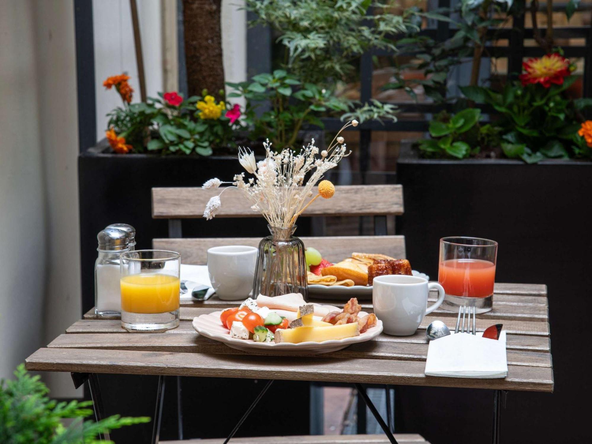 Mercure Paris Montparnasse Raspail Exterior foto